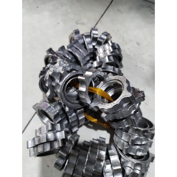 1 cái tán lồng quạt nhôm