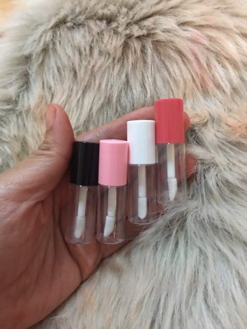 (MUA KÈM ĐỦ BILL ĐỂ ÁP DỤNG MÃ VẬN CHUYỂN) Son kem lì mini nhỏ gọn tiện lợi (MÀU NẮP GIAO NGẪU NHIÊN) | BigBuy360 - bigbuy360.vn