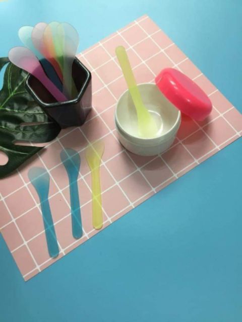 Combo 50 que trộn mặt nạ, trộn kem body, trộn tắm trắng (loại tốt) | BigBuy360 - bigbuy360.vn