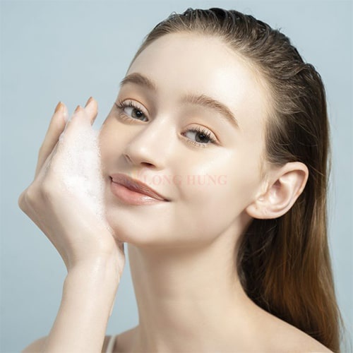 Gel rửa mặt sạch sâu và kiểm soát mụn Emmié Pore Purifying & Blemish Control Derma Clean Gel (180ml)