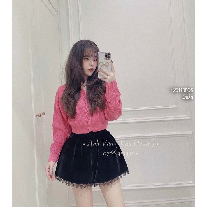 Quần short nhung đen lai phối viền ren 2611