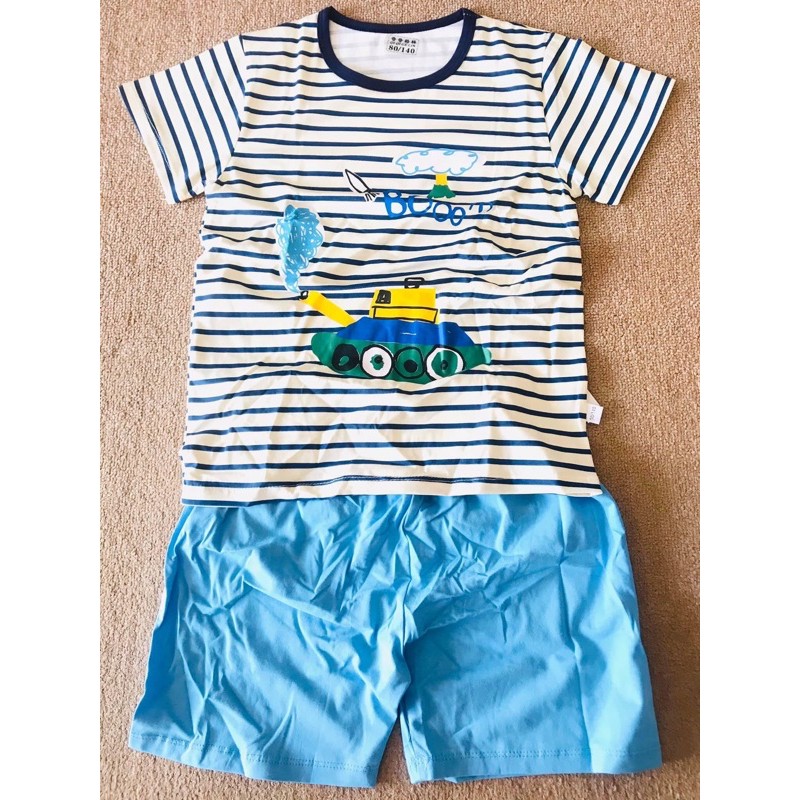 Đồ bộ thun cotton áo  ngắn tay cổ tròn sọc ngang xanh trắng hoạ tiết in hình xe tăng, Quần lửng màu xanh nước biển