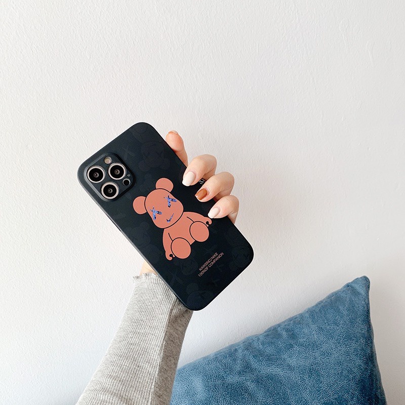 Ốp lưng iphone hình gấu kaws kute chống sốc cạnh vuông bảo vệ camera 7plus/8plus/x/xs/xsmax/11/12/13/pro/promax