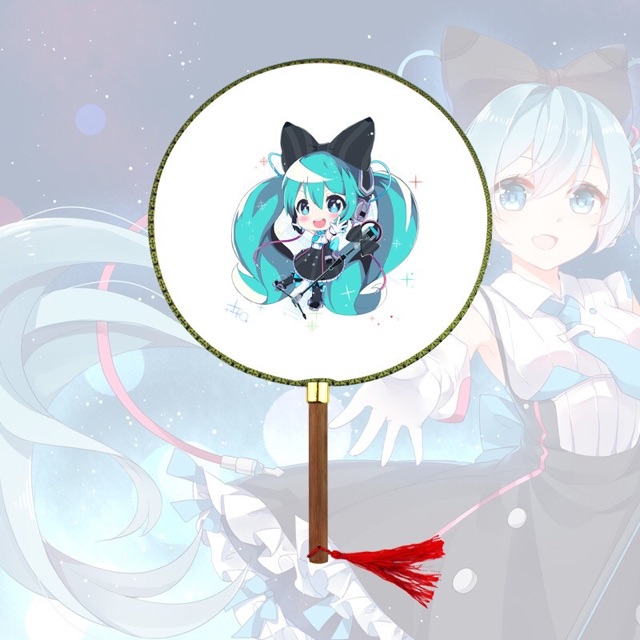 Quạt hatsune miku vải lụa cán gỗ