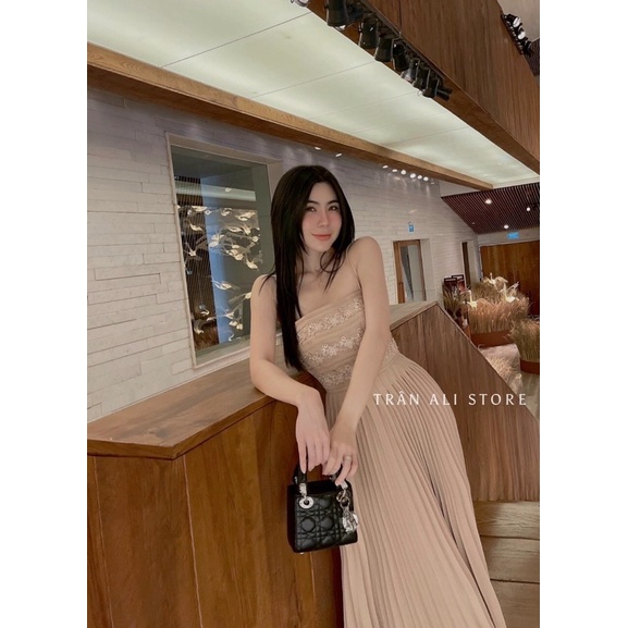 Đầm hai dây dập ly phối ren ba màu hình sàn thật