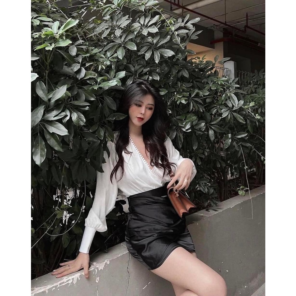 Set sơ mi lụa + chân váy đen vạt