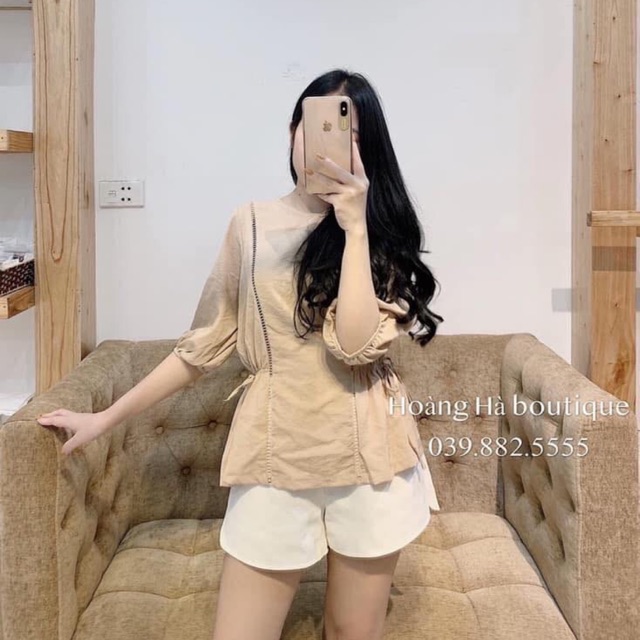 Em bán 3 chuyến sỉ rồi mà giờ mới dám đăng lên cho khách lẻ đây 🥺🥺 Áo viền ren rút eo xinh quá khách ơiiii.