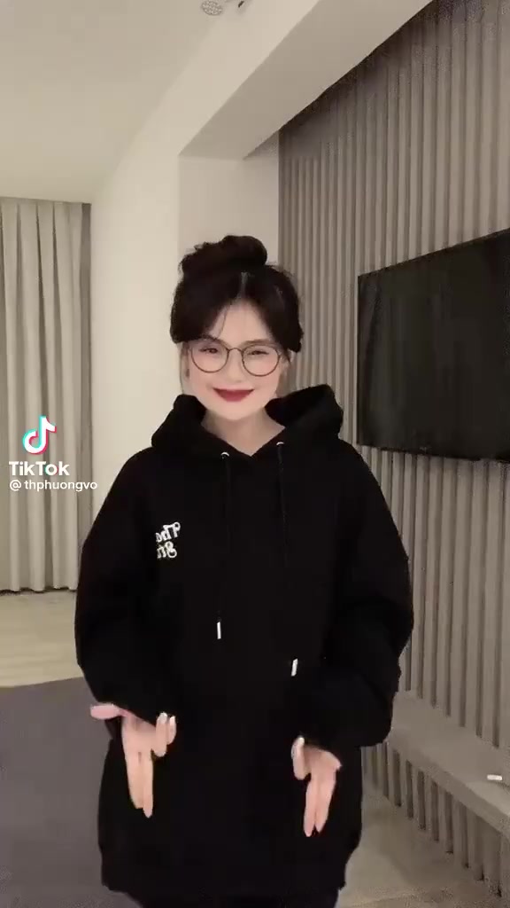 Áo nỉ HOODIE YOUNG* // THOXRI | BigBuy360 - bigbuy360.vn