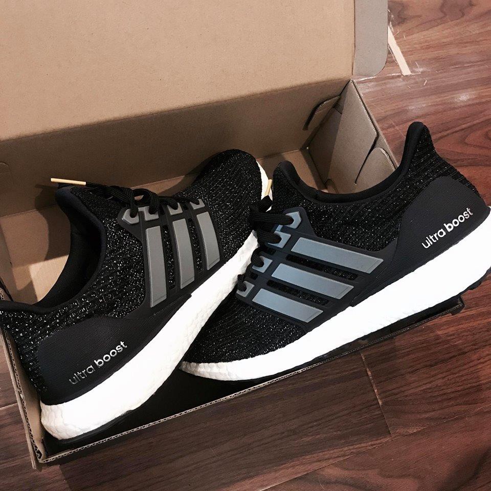 XẢ HÀNG HOT XẢ KHO THANH LÝ - RẺ Giày Sneaker Nam Ultra Boost Black and White | Sale Rẻ | Có Sẵn 2020 . BÁN RẺ 👟 :)) , $