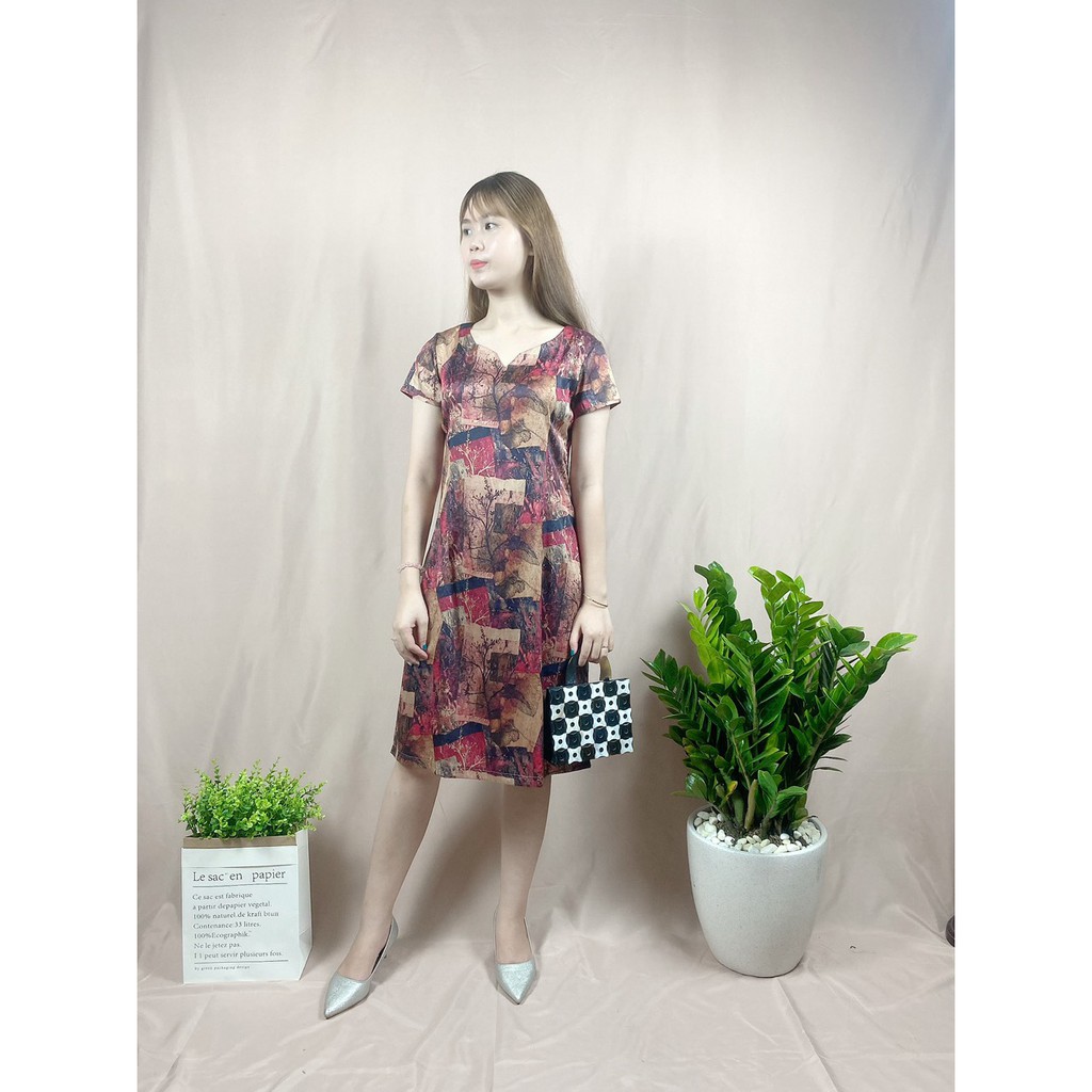 Váy suông lụa satin