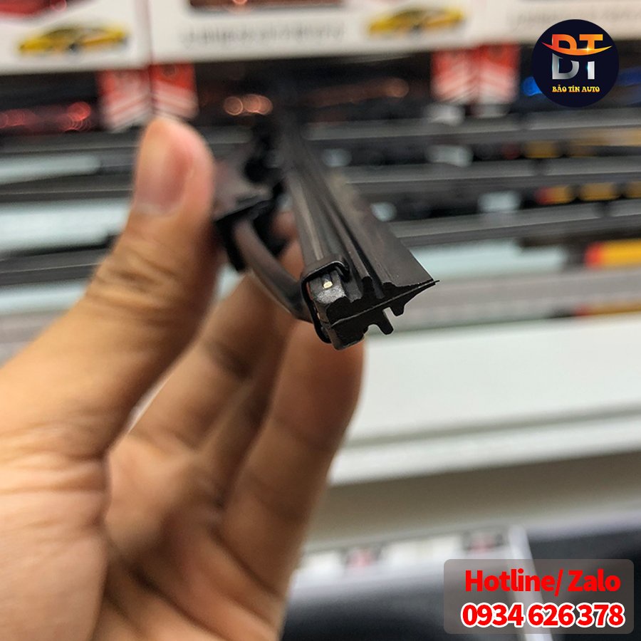 1 Cặp cần gạt mưa khung xương, chổi gạt mưa xe Mitsubishi Pajero Sport , gạt kính xe oto