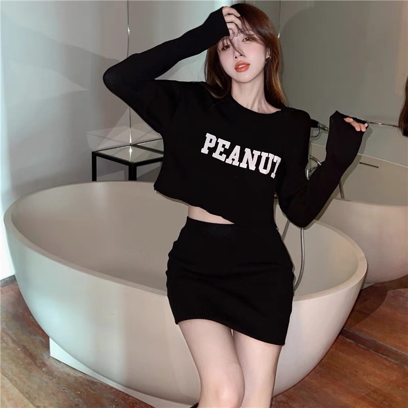 Set bộ áo thun tay dài và váy