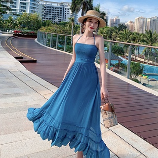 Đầm đi biển hở lưng gợi cảm