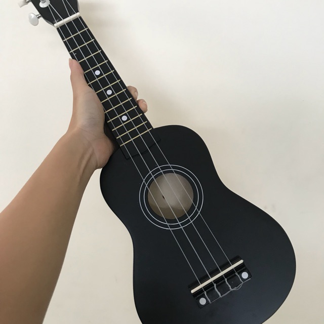 Ukulele soprano màu đen