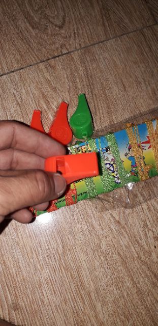 Set 12 cái tua hít bằng nhựa có dây đeo