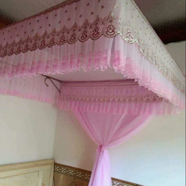 Màn khung lạnh hồng gồm cả khung