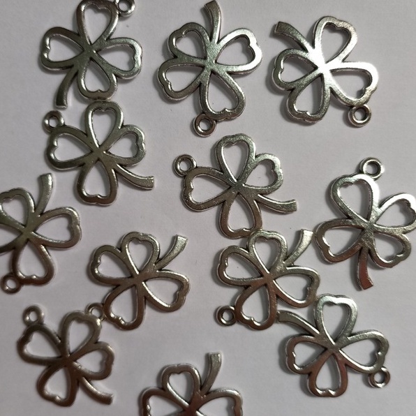 2/5/10 mặt giả cổ hình hoa 4 cánh, cỏ may mắn 4 lá size 20mm