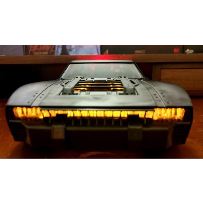 Bộ Batman và xe có đèn và 15 âm thanh như động cơ thật