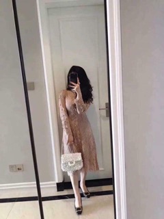 Váy ren đính cúc dáng dài