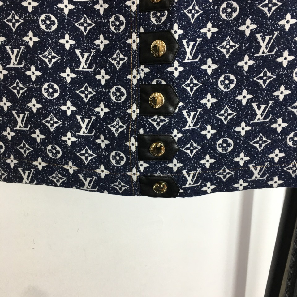 Chân váy nữ thời trang cao cấp Louis Vuitton LV phong cách quyến rũ, thu hút