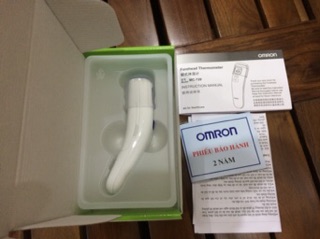 Nhiệt kế điện tử Omron MC720