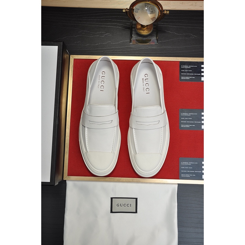 Giày luòi nam da thật GUCCI GG GC với thiết kế mang phong cách tối giản mang đến thời trang tươi mới