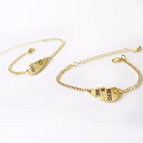 Cặp vòng tay mặt hình trái tim dành cho bạn thân