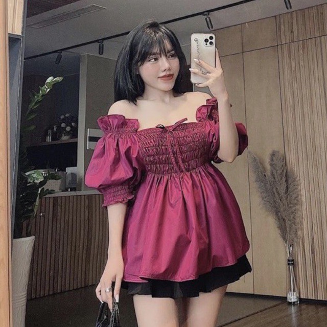 Set peplum hồng trễ vai nhún ngực kèm chân váy đen