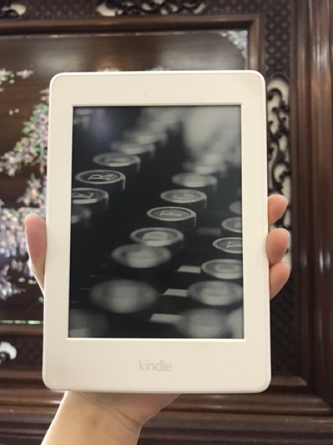 [Mã ELHAMS5 giảm 6% đơn 300K] Máy đọc sách kindle paperwhite 3 used máy đẹp có đèn nền