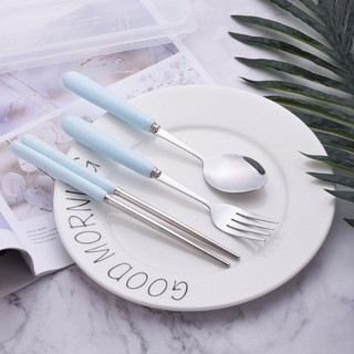 Set đũa thìa dĩa inox cán sứ kèm hộp nhựa trong, đũa thìa dĩa tiện dụng, đồ dùng bàn ăn: 8.9