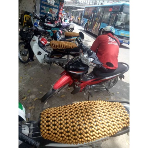 Lót yên xe máy - đệm yên xe máy hạt gỗ