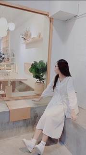 Áo ren cổ V