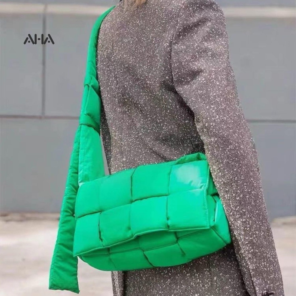 Túi đeo chéo vai AHA official bằng xốp thời trang phong cách dành cho nữ