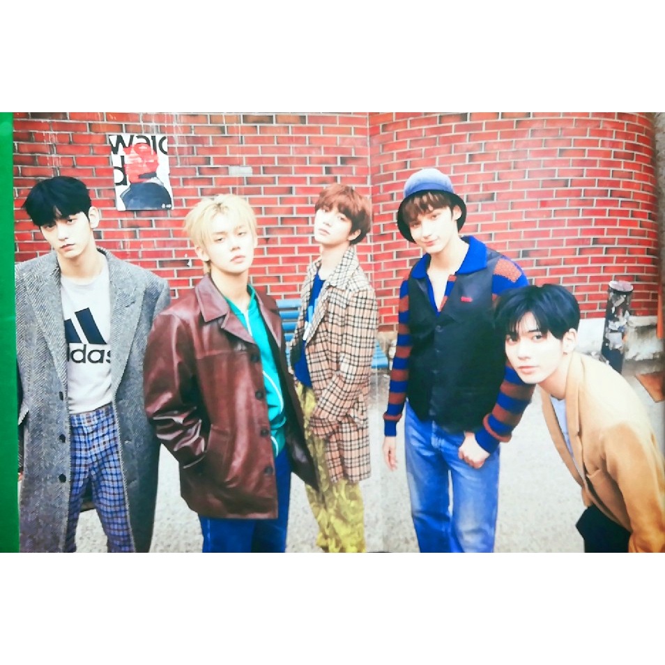 Áp phích in ảnh  x TXT Lee Jongsuk YUNA TXT SEVENTEEN DINO MONSTA X MINHYUK JOOHONEY & IVE LIZ tháng 3 năm 2022