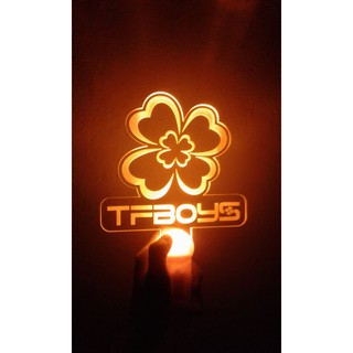 Đèn cầm tay TFBOYS