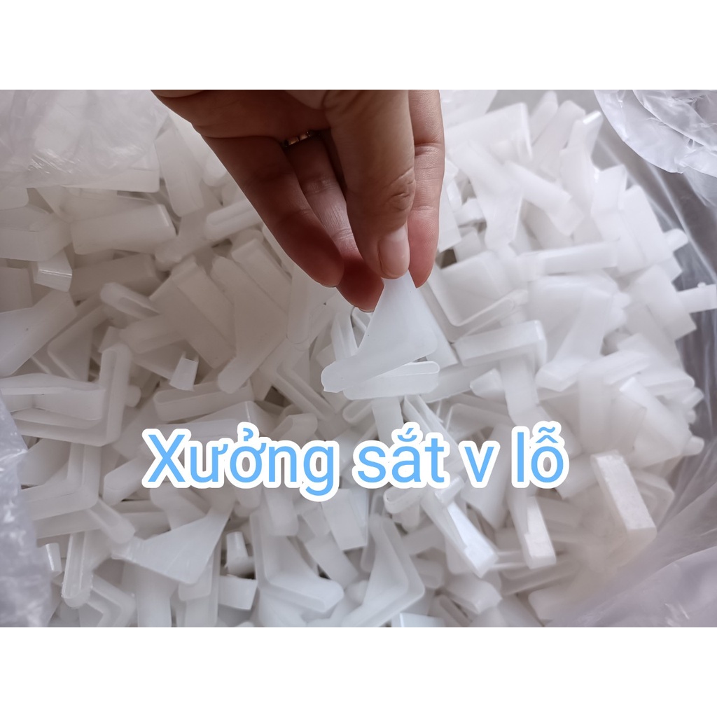 Chân nhựa chống trầy  kệ sắt v lỗ