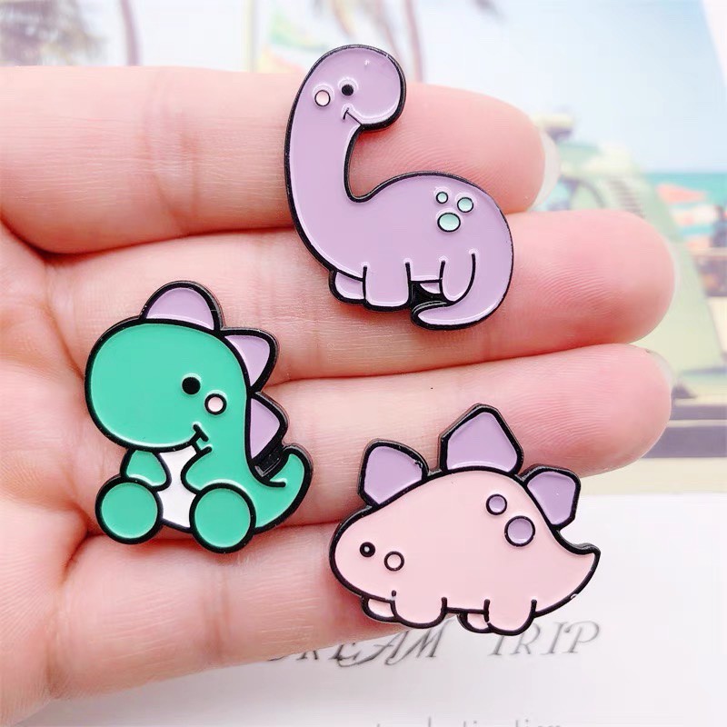 Huy hiệu balo, enamel pin cài áo Khủng Long chibi │ Kim loại chống rỉ sét │ Xem thêm ở phần MÔ TẢ SẢN PHẨM