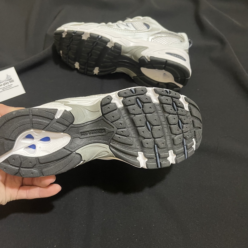 Giày Newbalance crt 530 trắng đen mới