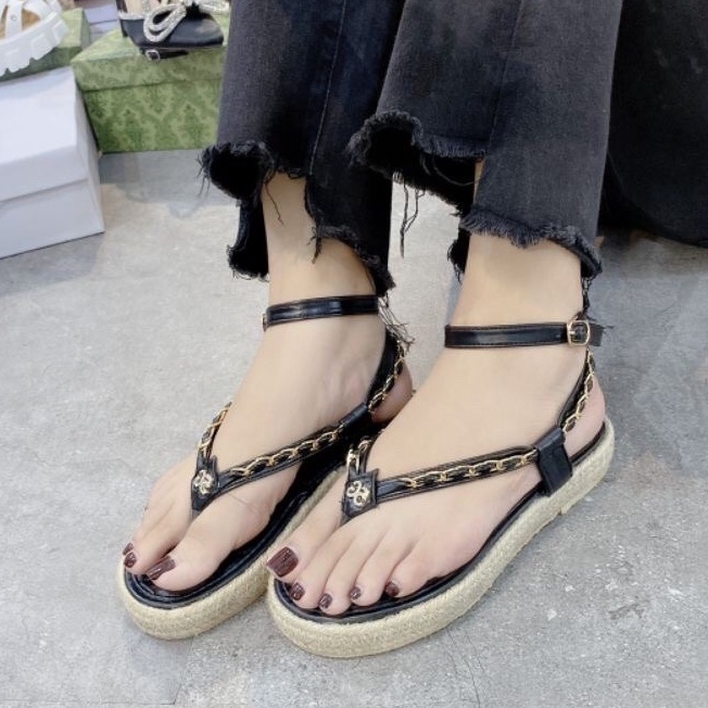 Sandal nữ xỏ ngón đế bánh mì phối dây xích sang chảnh phong cách Hàn Quốc Janshoes