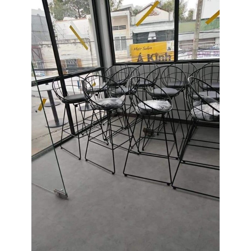 Ghế sắt uốn quầy bar