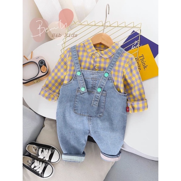 Yếm bò kèm áo kẻ sơ mi cho bé