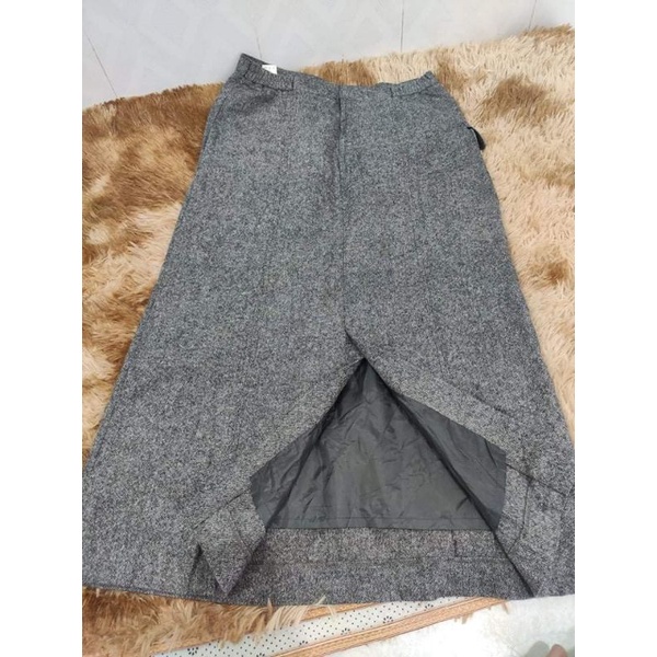 Chân váy dạ dáng dài kiểu lạ pass