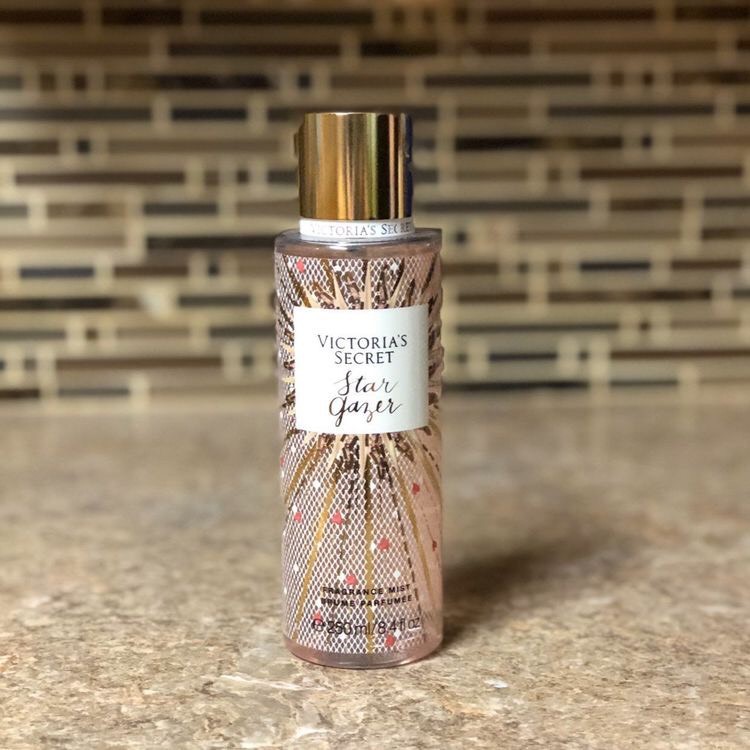 💎LEON💎 Xịt Thơm Toàn Thân Victoria’s Secret Star Gazer - 𝐦𝐚̂̃𝐮 𝐭𝐡𝐮̛̉ 𝟑𝟎𝐦𝐥/𝟓𝟎𝐦𝐥 | BigBuy360 - bigbuy360.vn