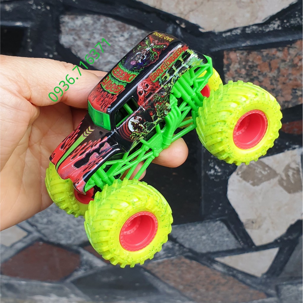 Mô hình xe tải quái vật Grave Digger Monster truck MJ29 Spin Master Canada
