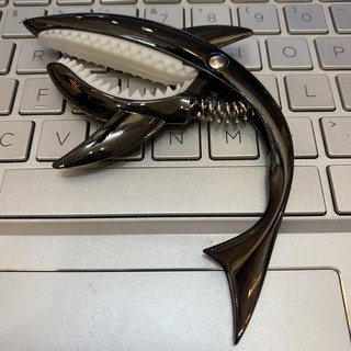 Capo cá mập cho đàn guitar Baby shark