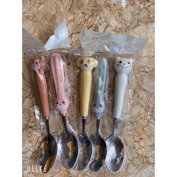Thìa inox cán sứ hình thú đáng yêu cho bé