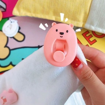 Móc kẹp đồ, cố định đồ Cô bé Trà Sữa - Gấu Con