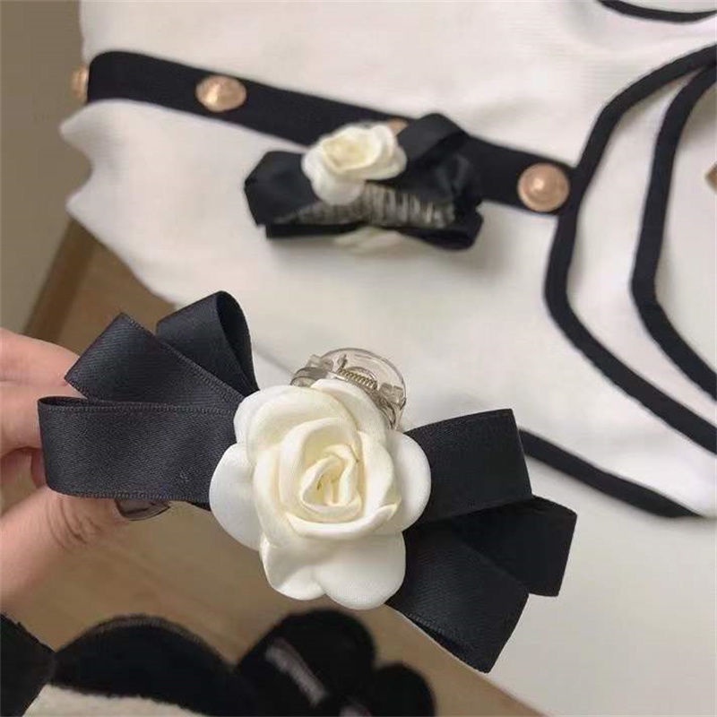Kẹp Tóc Một Bên Đính Hoa Trà Cao Cấp Phong Cách Retro Pháp Cho Nữ