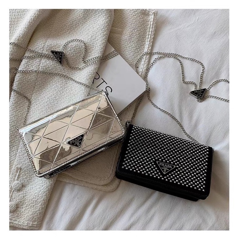 Gift vip Prada mini quá xinh quá độc