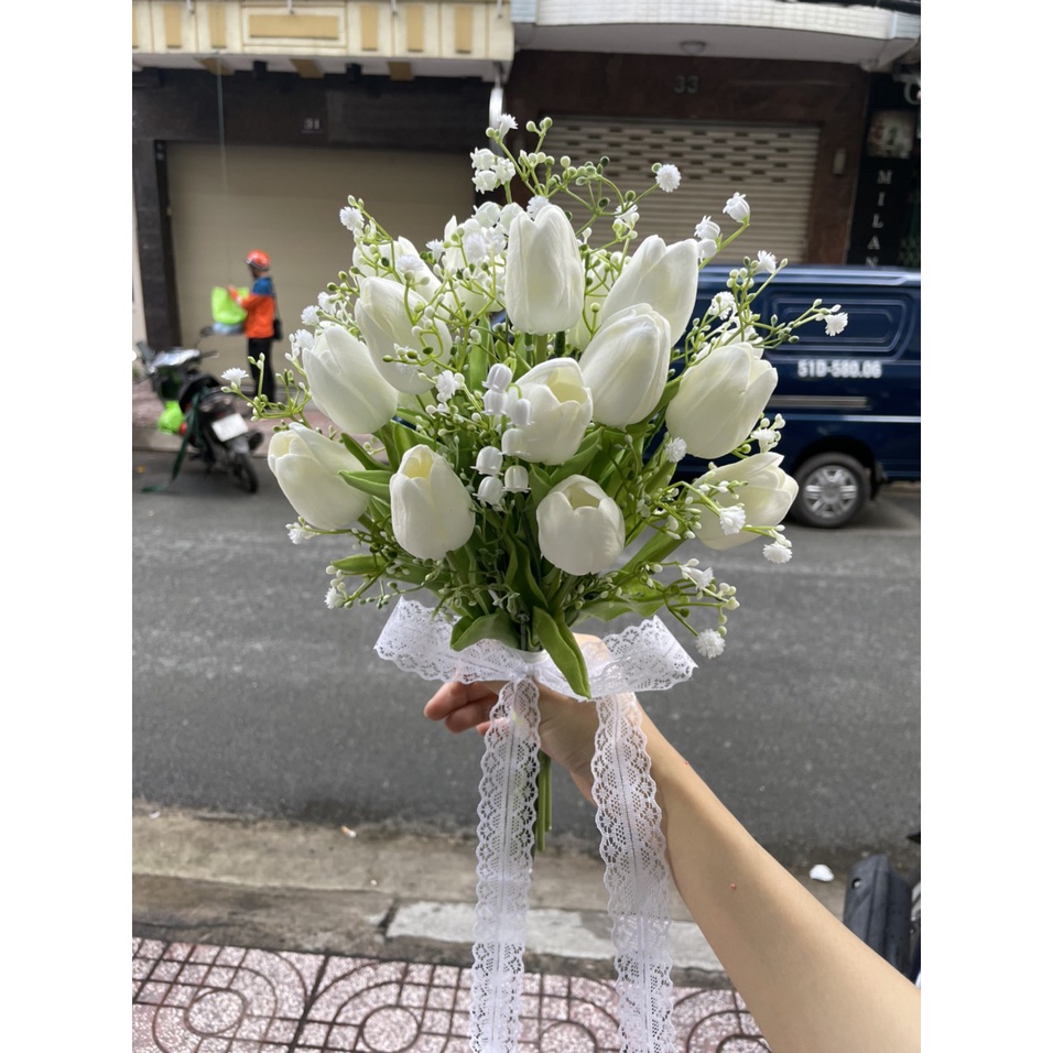 Hoa cầm tay ttulip mẫu hoa cưới cô dâu phối hoa baby